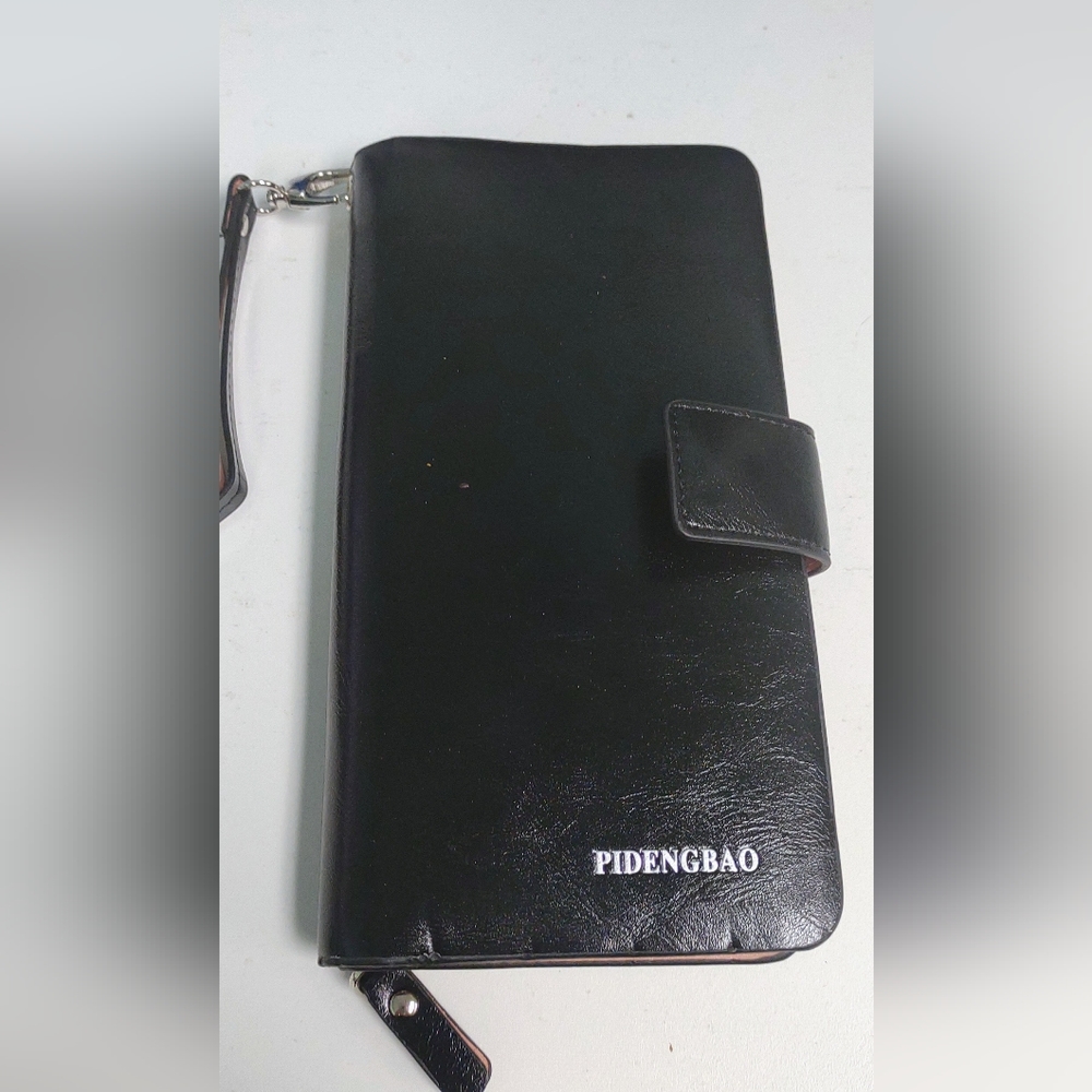 Pidengbao black leather wallet/wristlet